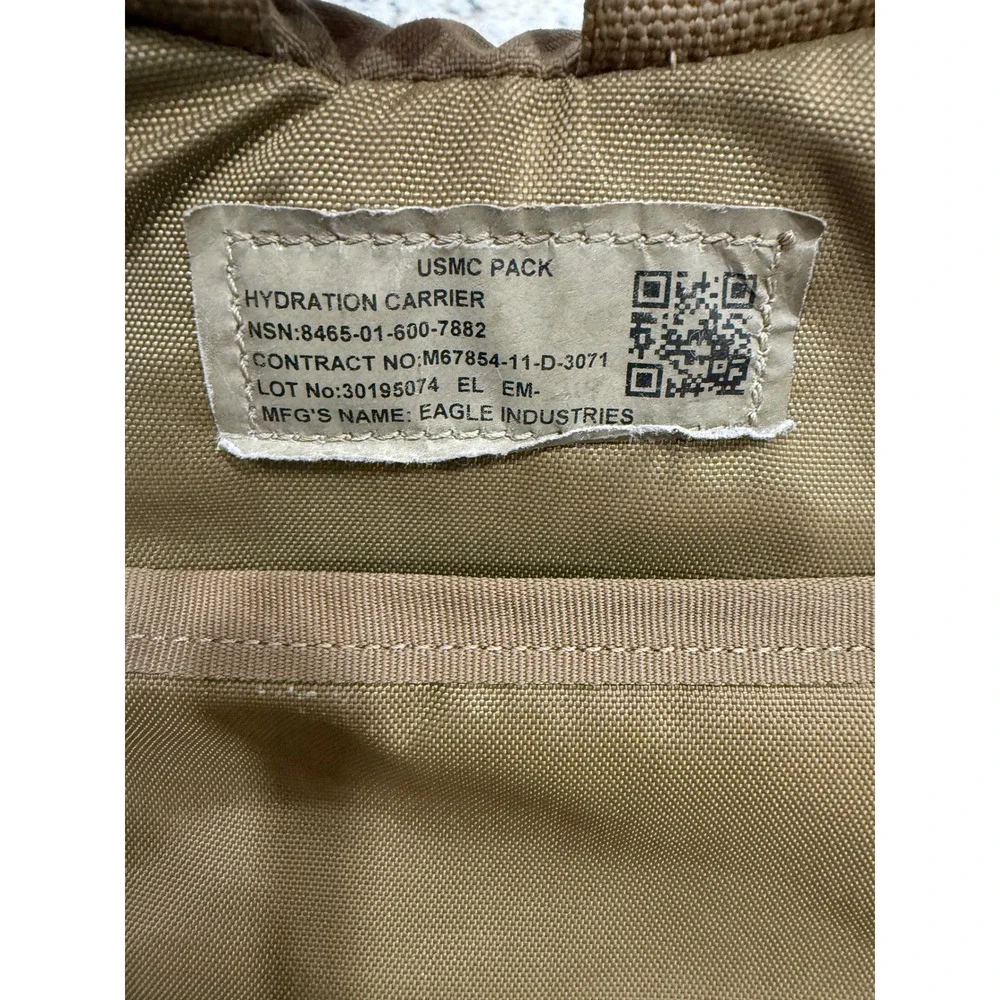 Eagle Industries USMC Hydration Carrier Coyote Brown 8465-01-600-7882 CamelBak